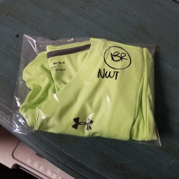 Under Armor NWT T-Shirt workout Medium M Loose Tee Yellow Green Neon - Picture 8 of 14